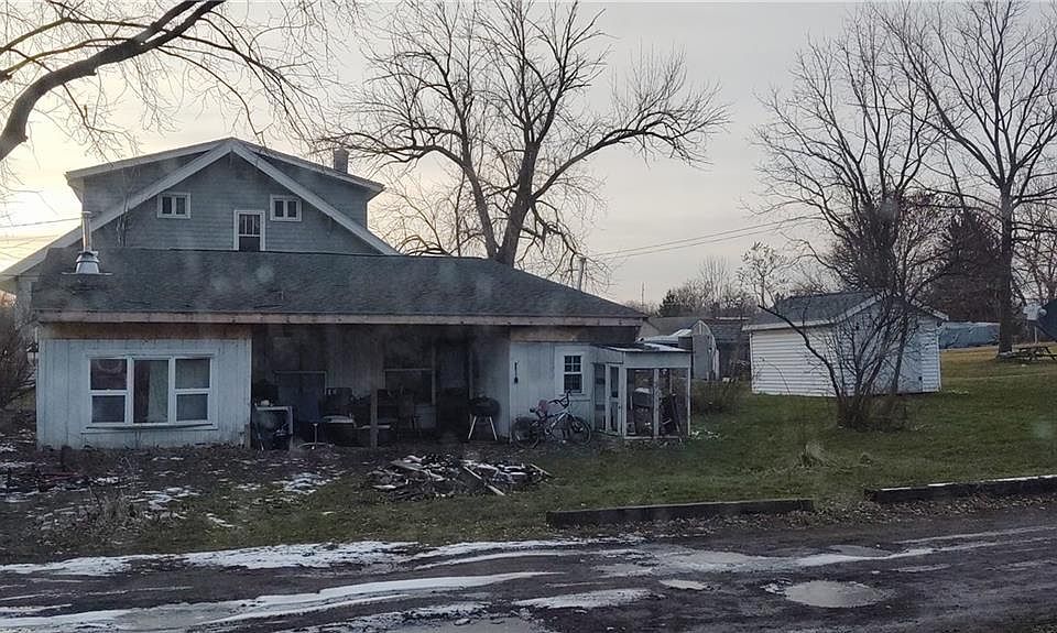 1st image of 3470 Russell Dr