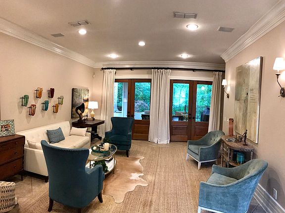 4th image of 1195 Greenbriar Dr