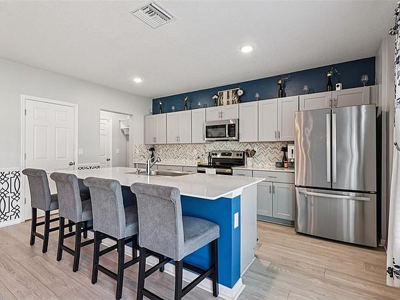 3rd image of 5699 SILTSTONE STREET