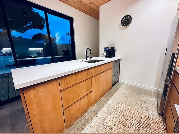 4th image of 3528 Poe St