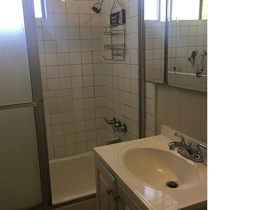 4th image of 958 N Fries Ave APT 6