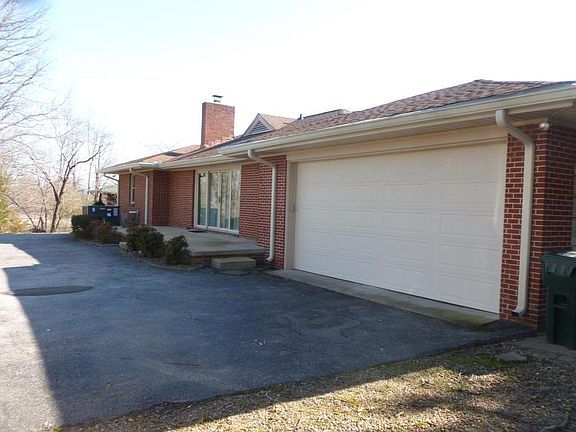 2nd image of 2927 Nurick Dr