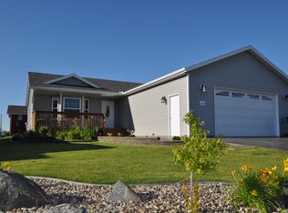 6240 Edgerly Ln, Bismarck, ND 58504