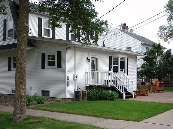 3rd image of 2402 Oakwood Blvd