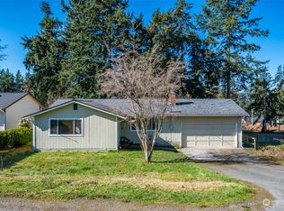 4379 Rhododendron Dr, Oak Harbor, WA 98277