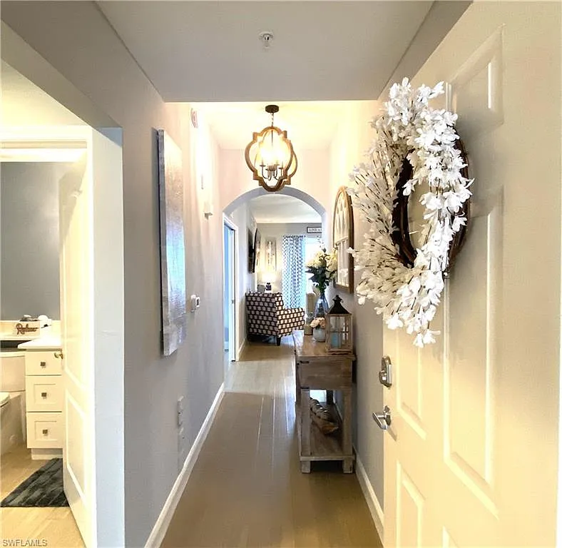 2 bed, 2.0 bath, 1373 sqft, $5,500 — Photo 2