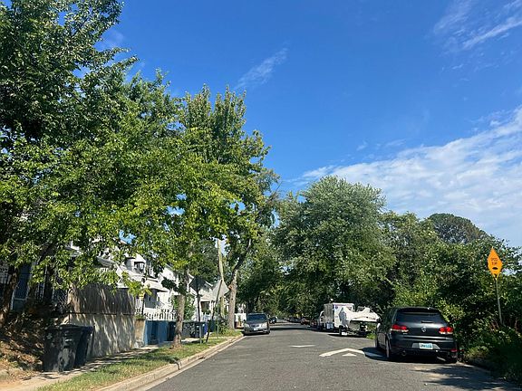 4th image of 4616 Hayes St NE