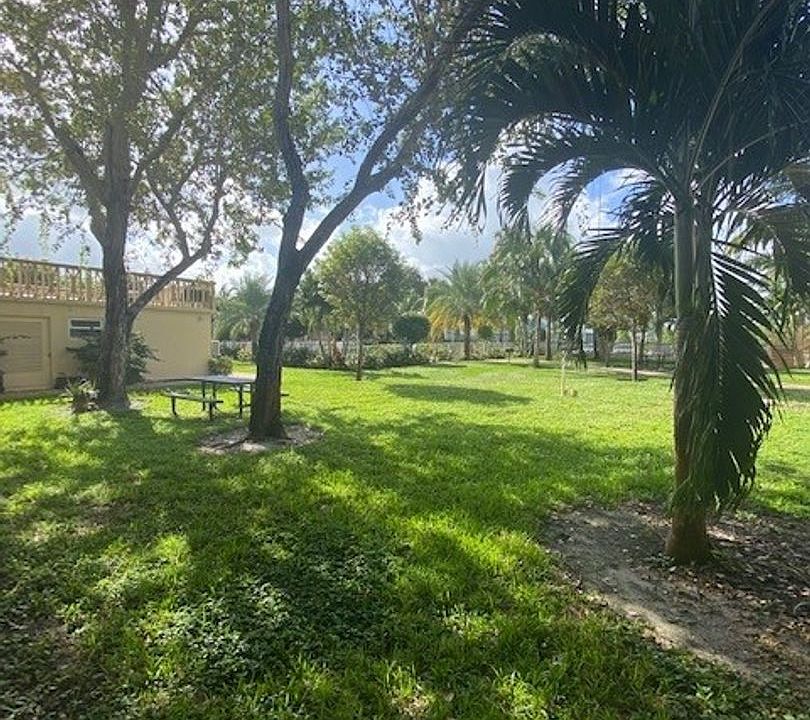 1st image of 2900 NE 17th Ave #210
