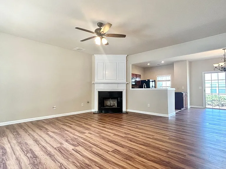 933 Prestwyck Ct — Photo 3