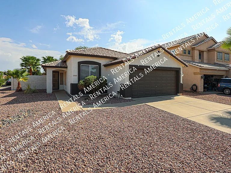 15428 W Mauna Loa Ln — Photo 1