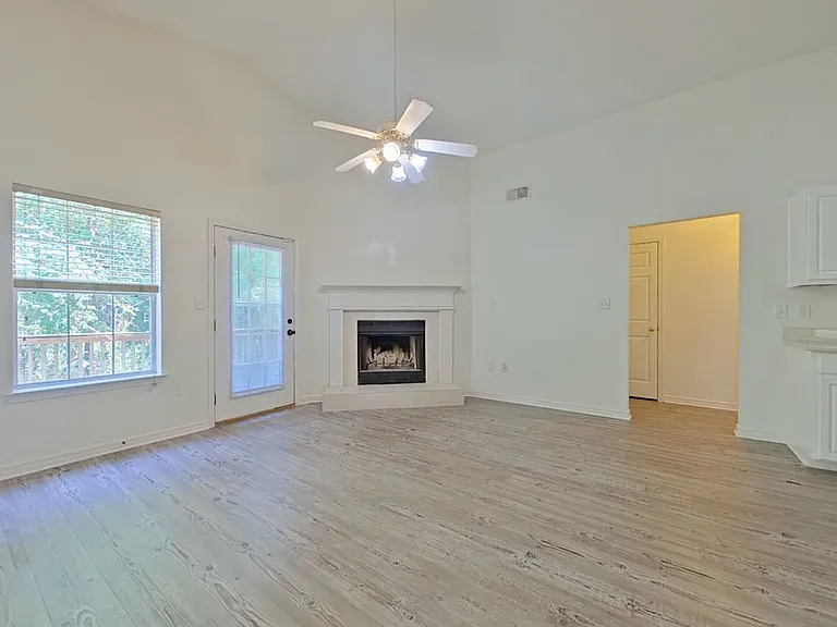 713 Marsh Harbor Dr — Photo 3