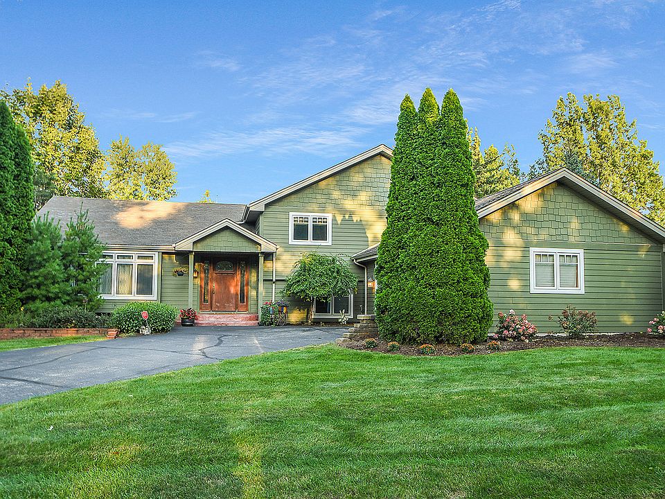 1st image of 789 Oakwood Dr
