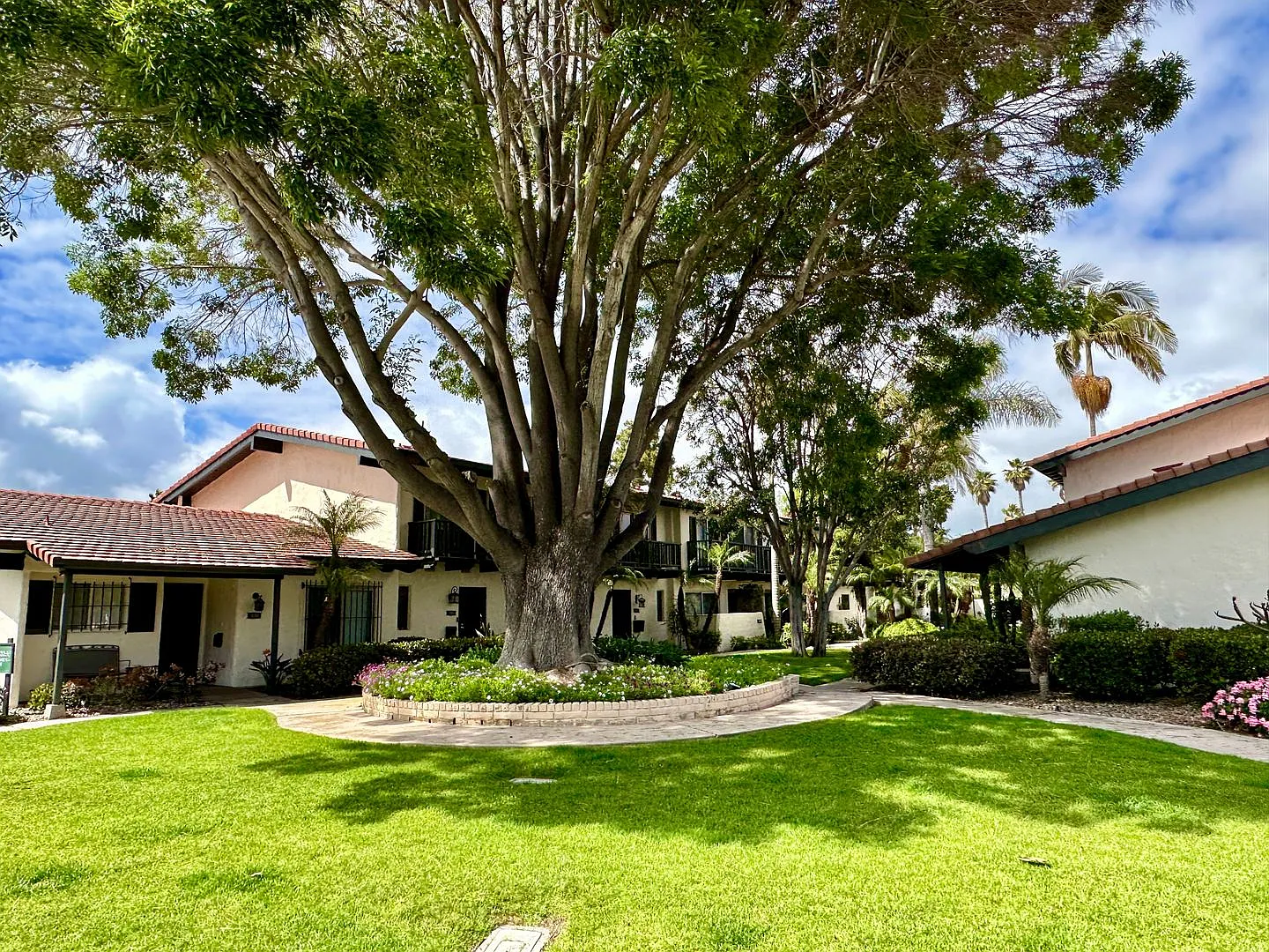 Spacious, Upgraded, 3 Bedroom 2.5 Bath Condo with Private Hot Tub in Point Loma — Photo 1