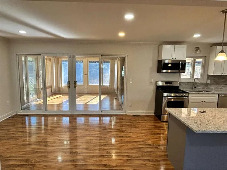 4642 Elmhurst Dr — Photo 37