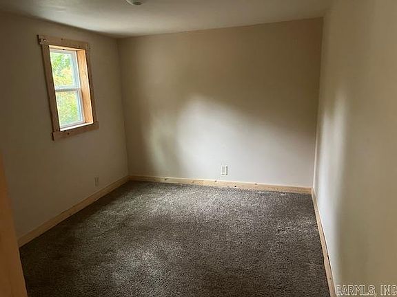 4th image of 185 Petters Rd