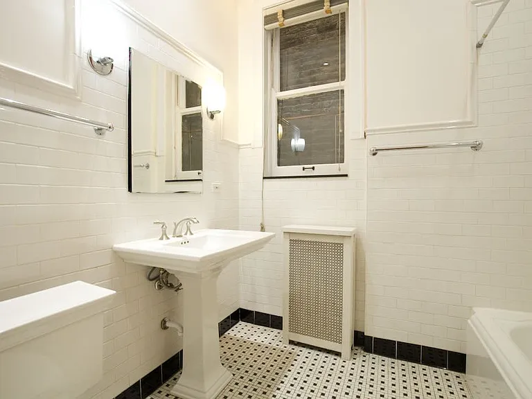 537 W Fullerton Pkwy #2 — Photo 12