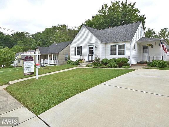 Private driveway & ample street parking