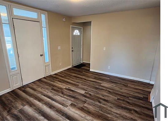 5th image of 2608 18th Ave S APT 1