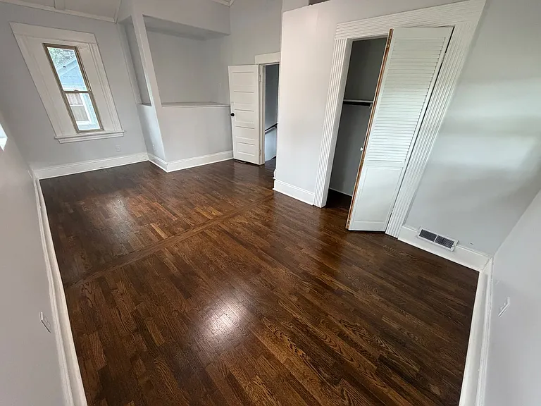 5637 Forest Ave — Photo 8
