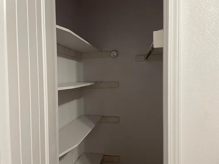 521 Avenue G — Photo 11