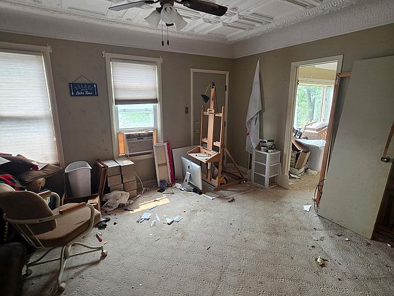4th image of 1110 N 8th Ave E