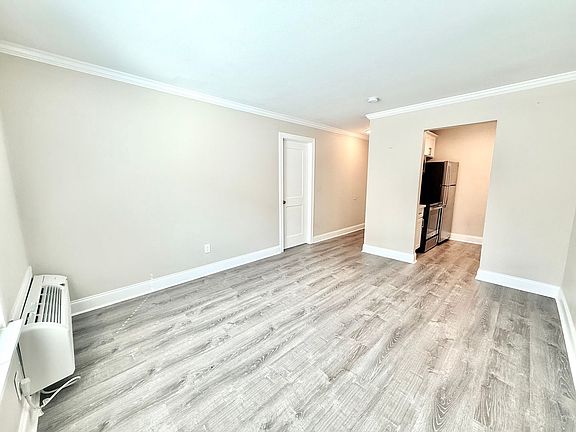 4th image of 314 West Dr #105