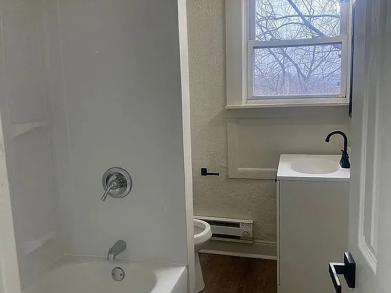 2917 Shadeland Ave — Photo 8