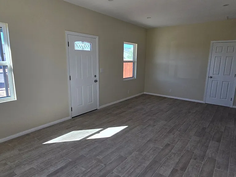 13366 Verbena St — Photo 2