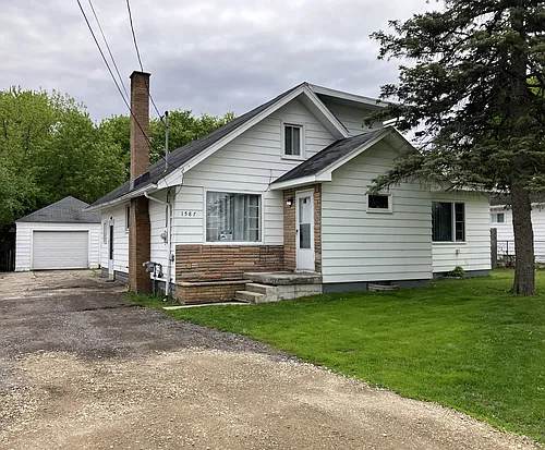 1587 Ryan St Photo 1