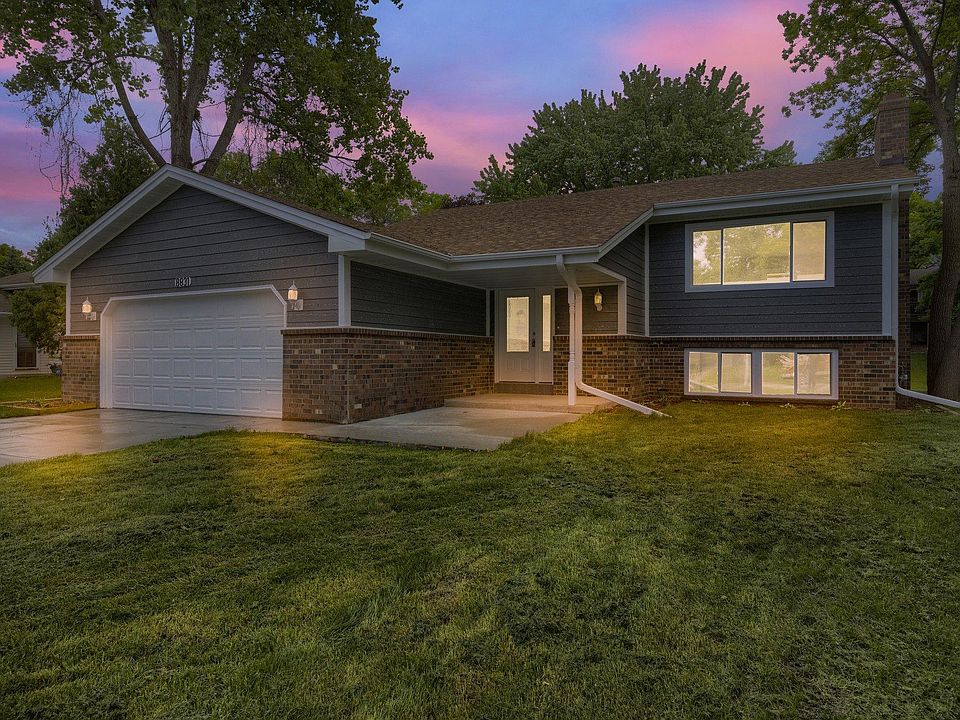 1st image of 8831 N Brook Cir N