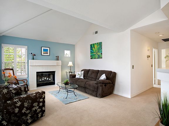 4th image of 11138 1/2 Portobelo Dr