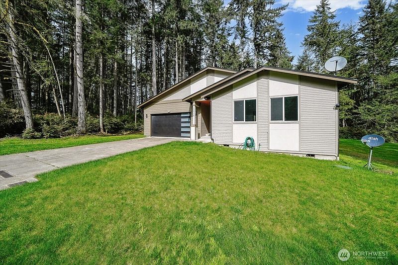 2nd image of 11714 Lake Place