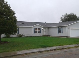 3609 E Chisholm Ct, Garden City, KS 67846
