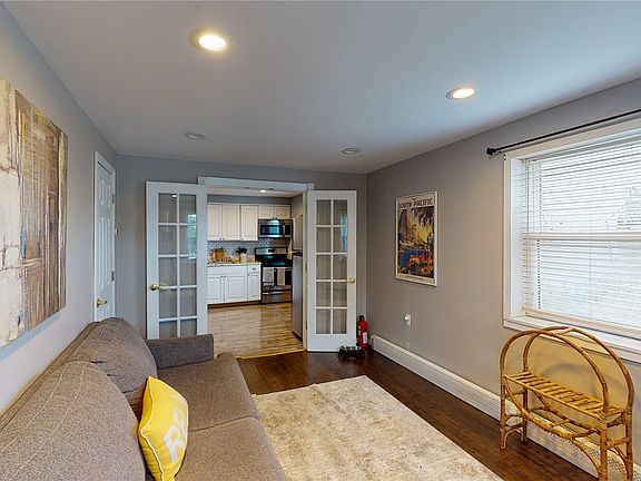 5th image of 33 Seymour Dr