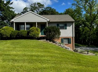 4262 Elizabethtown Rd, Manheim, PA 17545