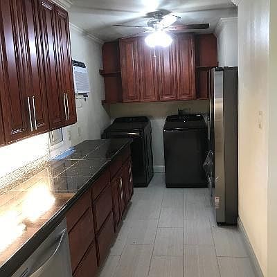 4th image of 1109 Carolina St