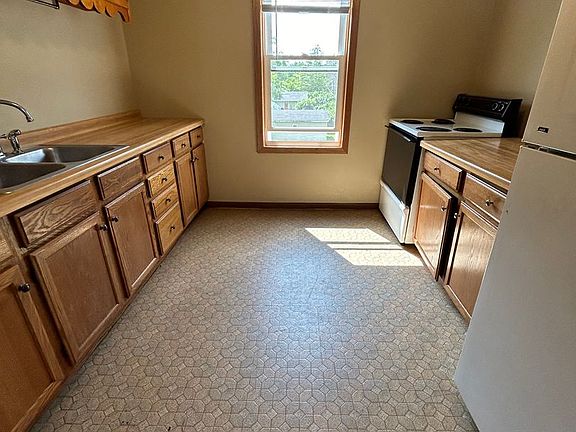 5th image of 1115 Hollister Ave #B