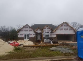 200 Sandy Springs Dr, Bonaire, GA