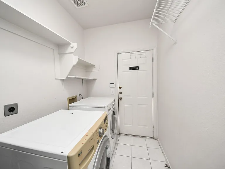 20510 Pioneer Bend Ct — Photo 19