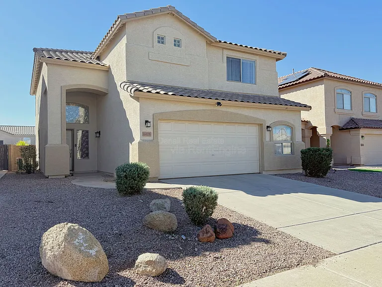 6425 W Desert Hollow Dr — Photo 1