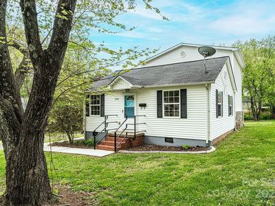 390 15th Ave NE, Hickory, NC, 28601