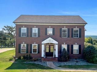 496 Honeysuckle Ln, Union, MO 63084