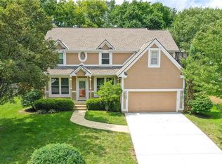 12462 S Hagan Ln, Olathe, KS 66062