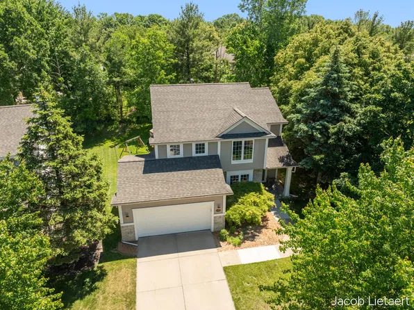 5300 Stone Briar Ct SE, Kentwood, MI 49512