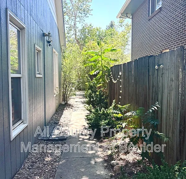 2211 Spruce St #4 — Photo 4