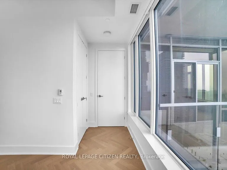 11 Yorkville Ave #6007 — Photo 14