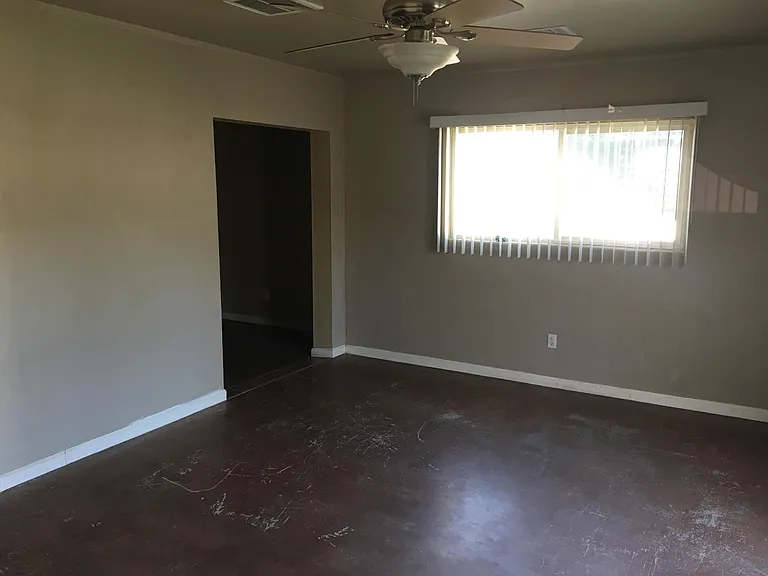 1938 E Mitchell Dr — Photo 13