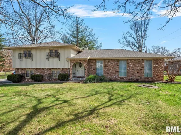 2 Linda Ln, Taylorville, IL 62568