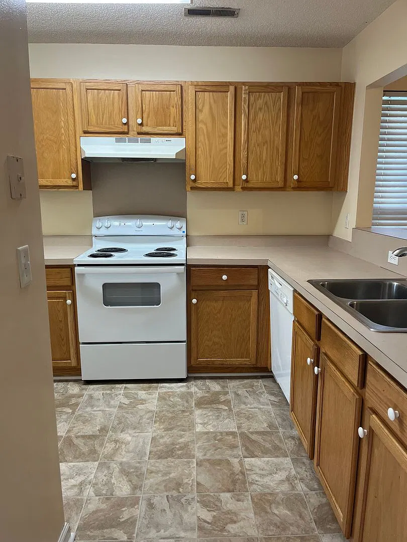 Spacious 3-bedroom, 2-bathroom in Crowfield Plantation — Photo 3