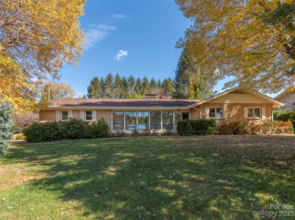 14 Pepper Ave, Lake Junaluska, NC 28745